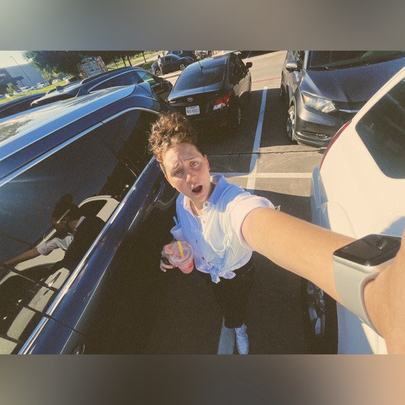 Meet your Posher, Trinity - Picture 1 of 7